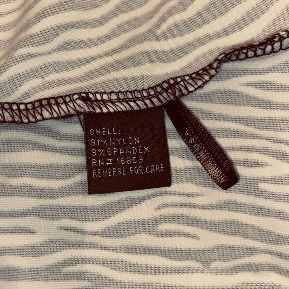 J. McLaughlin Signature Tee Zebra Print Purple Size Medium - Picture 5 of 8